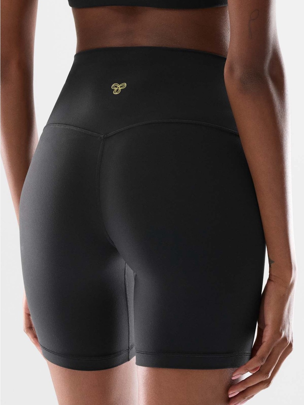 ARITZIA Cheeky Hi-Rise 7" Black Bike Shorts Size 2 - Picture 3 of 8